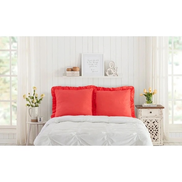 🌸 New With Tags The Pioneer Woman Bedding Set - 2 Shams & Dust Ruffle, Red - Picture 5 of 8